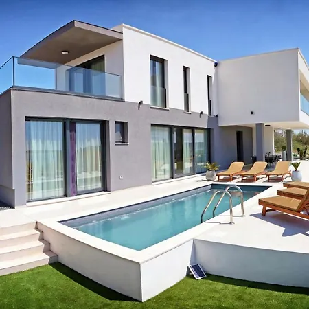Seabatical Villa *